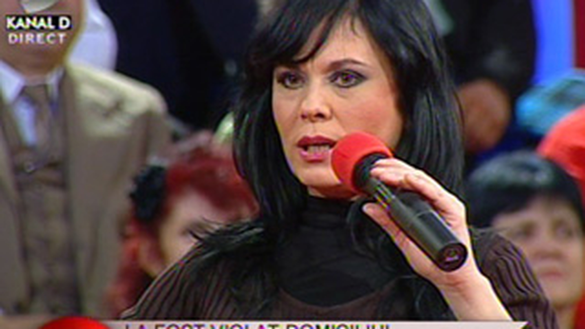 VIDEO Mariana Moculescu, la cutite cu fostul iubit! Ea sustine ca acesta i-a violat domiciliul si a agresat-o! "Esti un handicapat! Nu cumva sa te mai apropii de mine!"