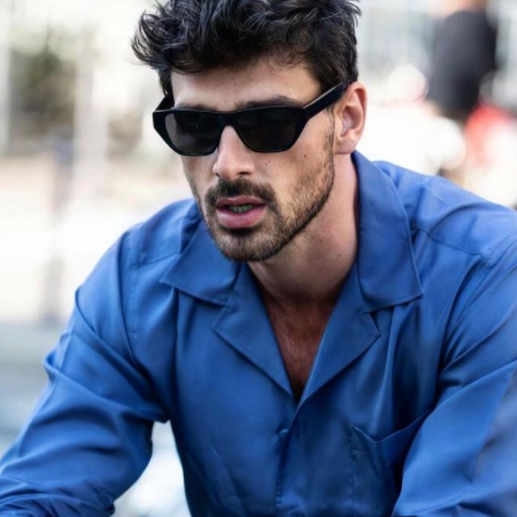 Michele Morrone are rude în România