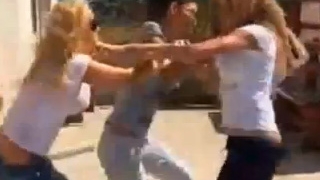 Sanziana si Tonciu s-au luat la bataie si s-au injurat crunt! Vezi de ce s-au suparat cele doua pupeze