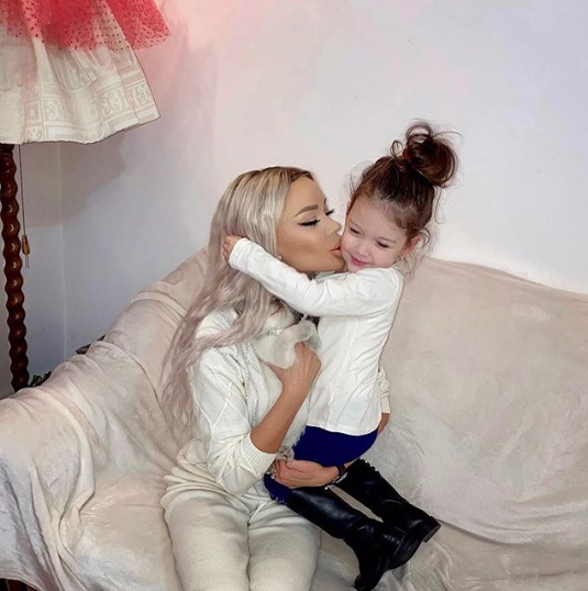 Bianca Drăgușanu, poză de album alături de soțul ei și fiicele lor. Ce declarație de iubire le-a făcut fosta prezentatoare TV