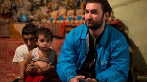 SMILEY petrece tot mai mult timp în prezenţa copiilor! Mesajul care a ridicat semne de întrebare fanilor:,,O să fii un tată perfect!‘’