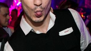 Schimba femeile ca pe sosete! Piti jr. atrage domnisoarele in club ca un magnet. Vezi aici cum a combinat o blonda