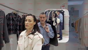 Vlad Țepeș, descindere în Băneasa Mall. Actorul Bogdan Jianu a ajutat-o pe soția sa, Cătălina Ponor, să schimbe un produs