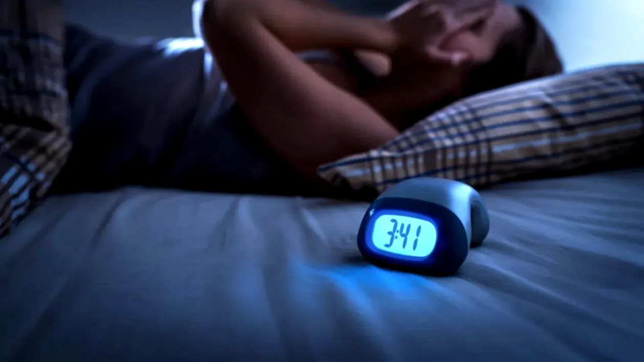 Greșeala banală care îți strică somnul. O faci aproape în fiecare seară