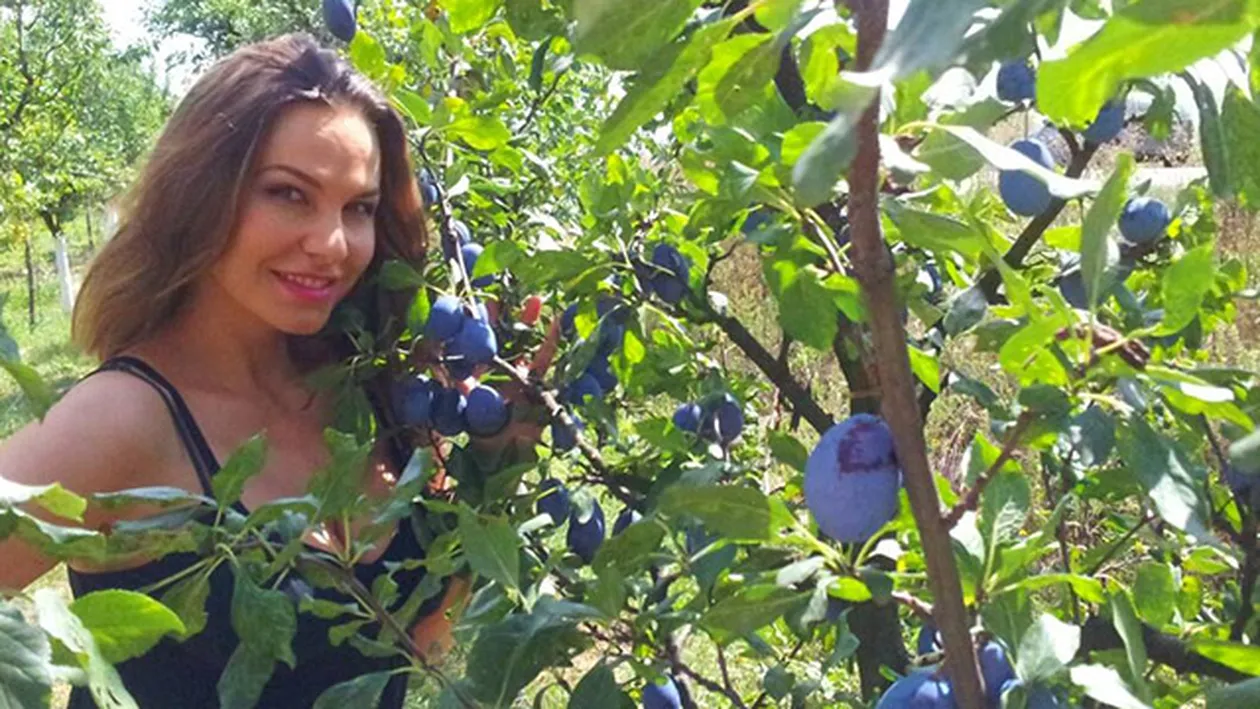 Anna Lesko, fotografie de COLECTIE alaturi de fiul ei! Vezi in ce ipostaza a fost surprinsa interpreta!