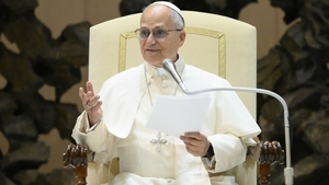 Ce face Papa Leon când nu poate să doarmă? Obiceiul lui a fost descoperit de internauți