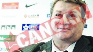 Muresan: "Hirschfeld m-a lasat masca!"