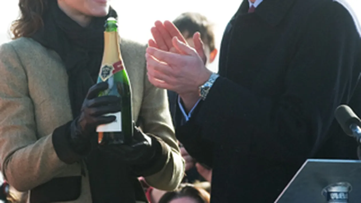 Nunta regala britanica, transmisa pe Youtube si pe platformele de socializare