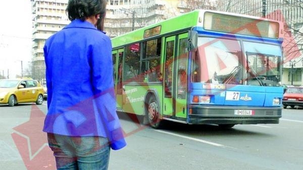Fetita pipaita si jefuita de controlori
