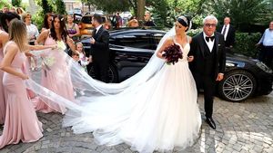 Adelina Pestrițu a rămas fără cuvinte! Cum a apărut îmbrăcat un bărbat la biserica unde vedeta s-a cununat religios cu Virgil Șteblea