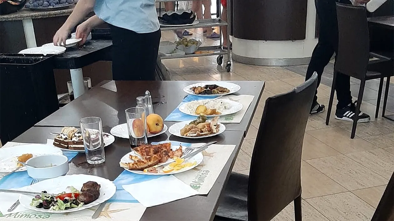 Ce au primit doi turiști români la micul-dejun, într-un hotel all-inclusive de 4 stele, din Bulgaria