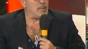 Serghei Mizil, dansator de exceptie sau clovn?! Uite ce show-uri ieseau la petrecerile lui din tinerete! Se dezbraca in chiloti si imita sexul cu un barbat!