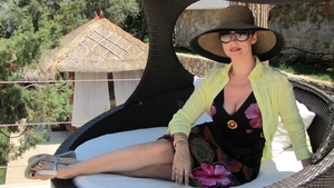 Obrazul subtire…cu palarie se tine! Andreea Marin se accesorizeaza curajos, chiar daca uneori ii iese pe dos!