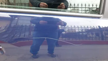 Spaima șoferilor. O femeie a jucat  x și 0 pe mașinile mai multor piteșteni