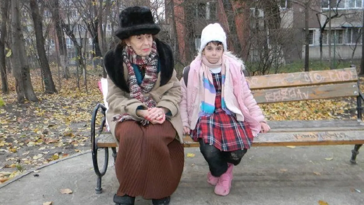 FOTO / Fata celei mai bătrâne mame din România, o frumoasă majoretă. Cât de mult s-a transformat Eliza