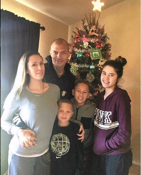 Îl mai ştiţi pe „cel mai sexy deţinut” care a devenit model? Vezi în ce lux trăieşte acum Jeremy Meeks!