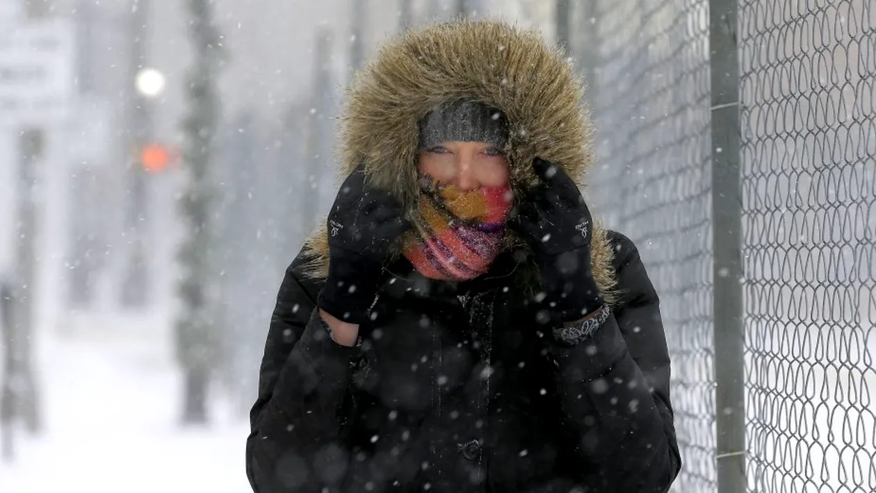 A fost cea mai geroasă noapte din an! Oamenii străzii au fost duși în adăposturi