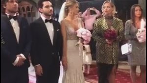 DELIA, la nunta surorii sale! Cu ce ţinută a apărut vedeta la biserică
