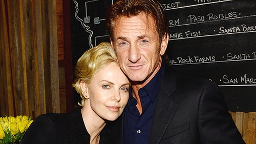 Nunta anului 2015! Charlize Theron s-a logodit cu Sean Penn, dupa doar 5 luni de relatie