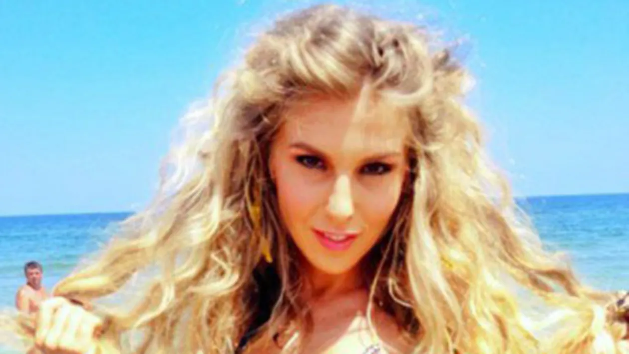 IMAGINEA cu care a cucerit internetul! Corina Bud, incredibil de provocatoare! A lasat la vedere ceea ce barbatii isi doreau