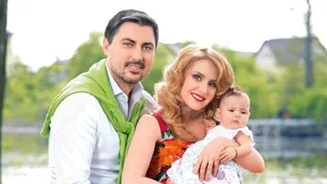 Alina Sorescu se pregateste de botez! Uite cat de haioase sunt invitatiile pe care le-a facut: Ce idee originala