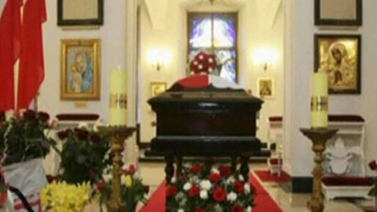 80 de delegatii din intreaga lume vor participa maine  la funeraliile lui Lech Kaczynski si ale sotiei sale