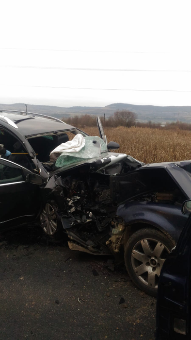 Accident grav pe DN1! Două persoane au murit și alte trei au fost rănite