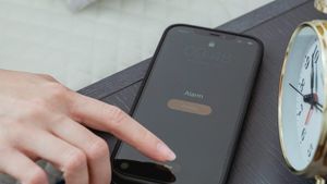 Butonul de snooze: plăcere nevinovată sau obicei periculos? Ce se întâmplă cu somnul tău când amâni alarma