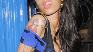 Amy Winehouse a platit 1.200 de lire sterline pentru a muri!