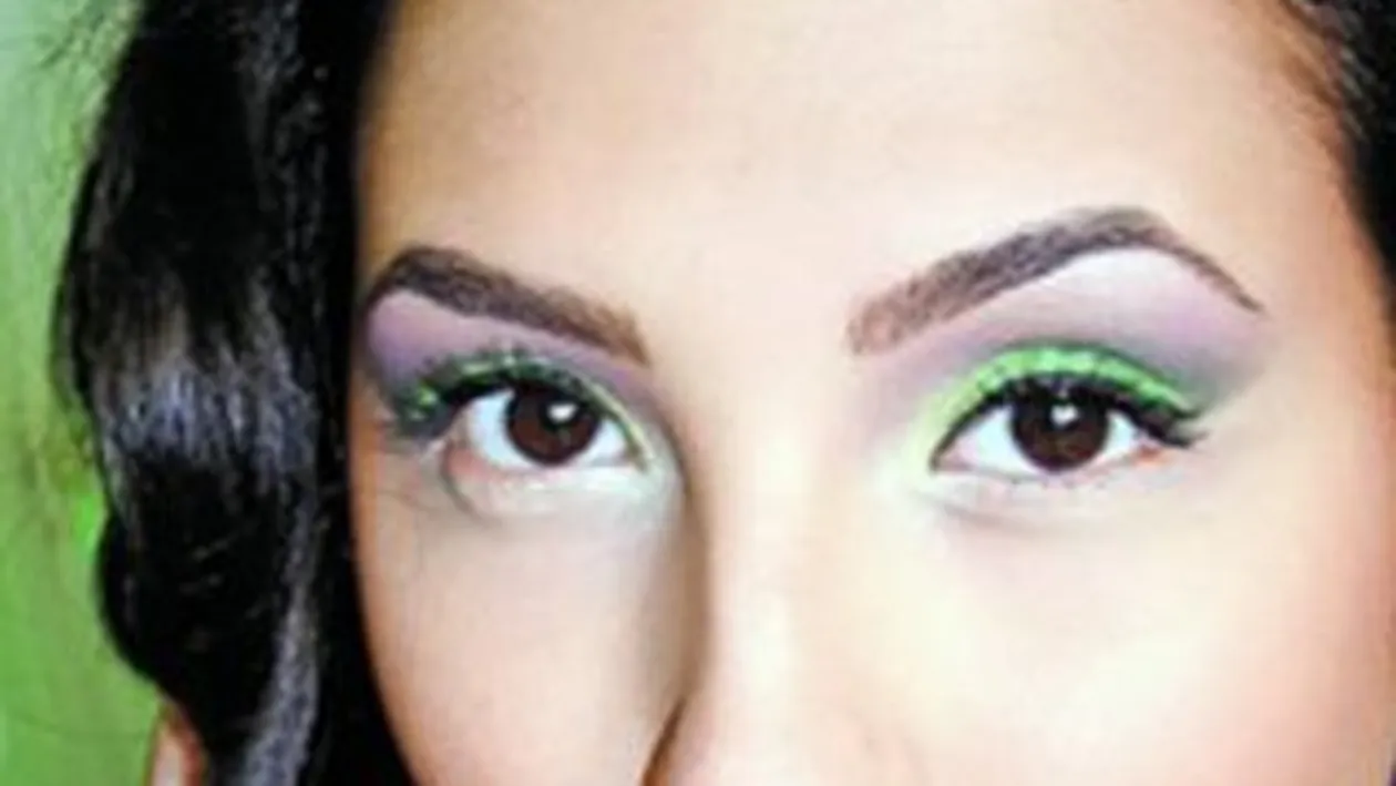 Nu-ti accentua ochii, pometii si gura in acelasi timp!