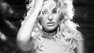 Delia Matache, senzuala si sexy pentru promovarea melodiei "Omadeo"!
