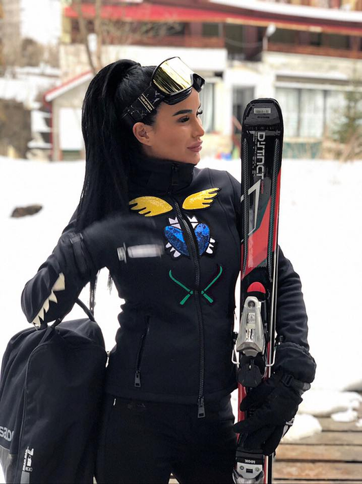 Daniela Crudu, dependentă de operații estetice de 10 ani! Cum arăta la debutul în showbiz, când era blondă şi fără silicoane