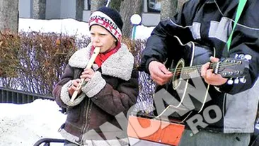 Incredibila poveste a pustiului din Arges care a facut sa lacrimeze o sala intreaga la concursul Romanii au talent! Canta pe strada ca sa-si hraneasca fratii