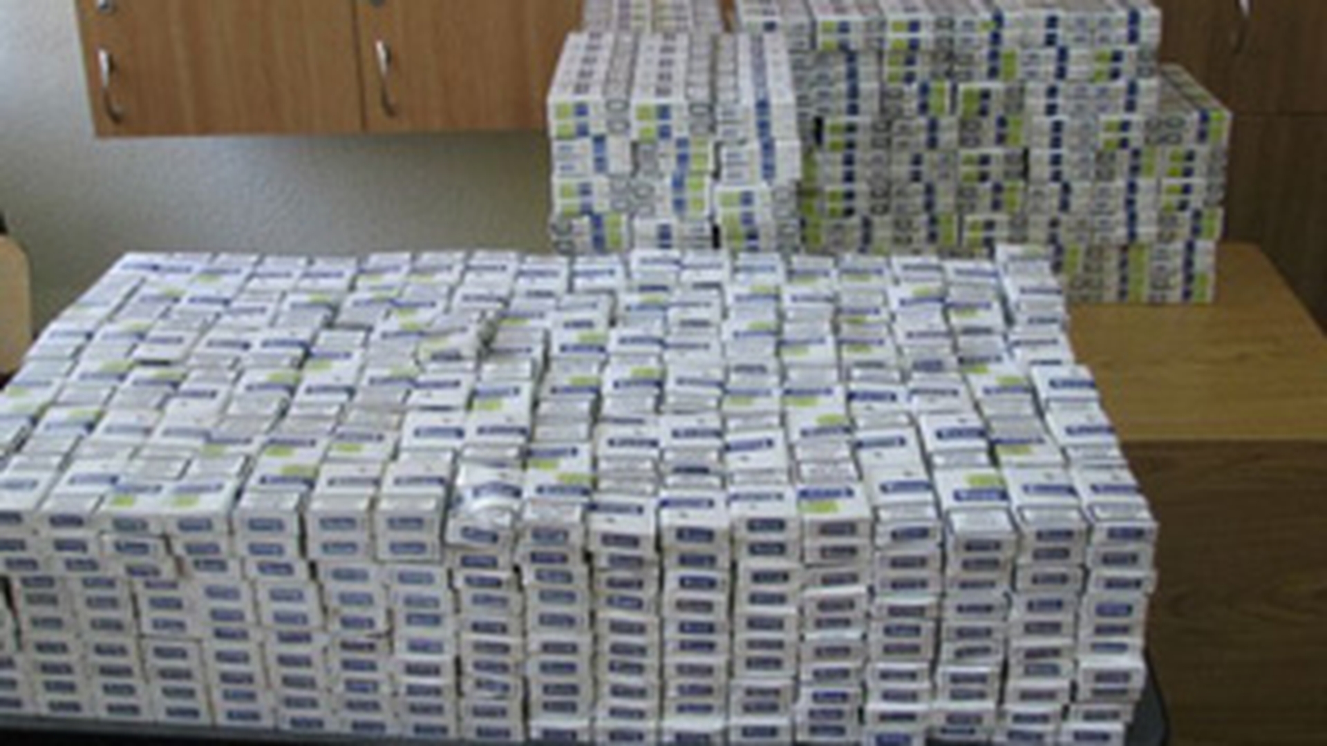 Peste 120.000 de tigari de contrabanda, confiscate de politistii constanteni