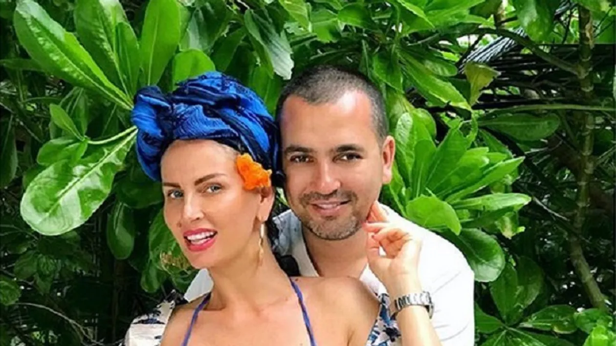 VIDEO / Andreea Bănică, surprinsă de soţul ei într-o poziţie de incendiară! Privirile au fost în zona ei intimă, iar mesajele indecente au apărut imediat