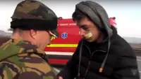 VIDEO | Un bărbat a salvat trei oameni implicaţi într-un accident rutier! La final, a cerut bani: „Dă-mi 10 lei!“