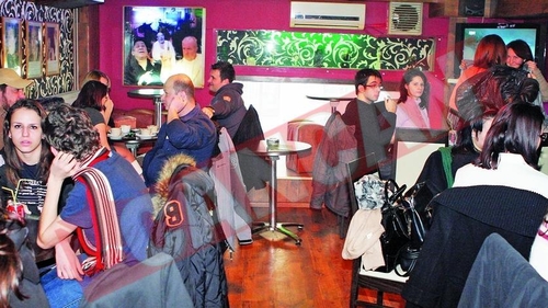 Fumatorii nu mai au loc in baruri si restaurante!