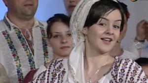 Cantareata de muzica populara decedata la numai 19 ani in urma unui accident rutier suspect, inmormantata in rochie de mireasa!
