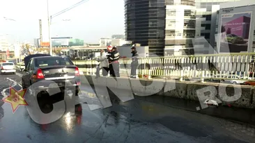 Grav accident pe podul Pipera! Un motociclist a fost spulberat de o maşină! Vezi aici imagini!