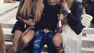 Tatăl lui a falimentat ”SUPER BINGO METROPOLIS”, iar el a cheltuit o avere în weekend, la MAMAIA. ”Prinţişorul BINGO” a comandat o roabă cu vin scump la LOFT!