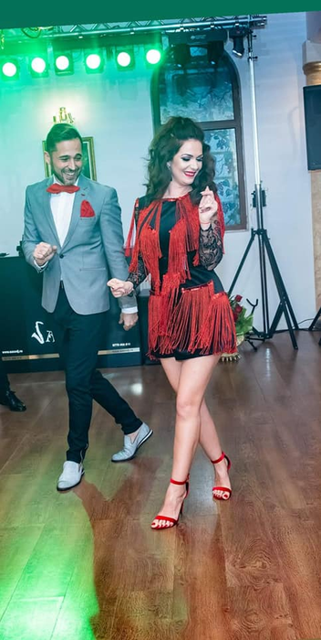 Deea a spus la TV cum face amor cu Dinu Maxer! Trucul pe care îl folosește ca fiul lor să nu intre peste ei