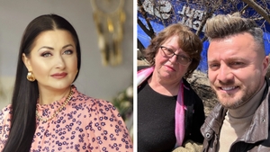 Gabriela Cristea își umple soacra de cadouri. Tavi Clonda a fost pus la cărat. „S-a stricat”