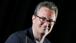 Obiecte personale ale lui Matthew Perry, scoase la licitație. Fanii pot cumpăra inclusiv scenarii originale din „Friends”