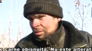 Caz incredibil in Chisinau! Un barbat mananca pisici si caini, iar cu pieile ramase se incalzeste iarna! Uite cum arata masa lui zilnica! VIDEO IREAL!