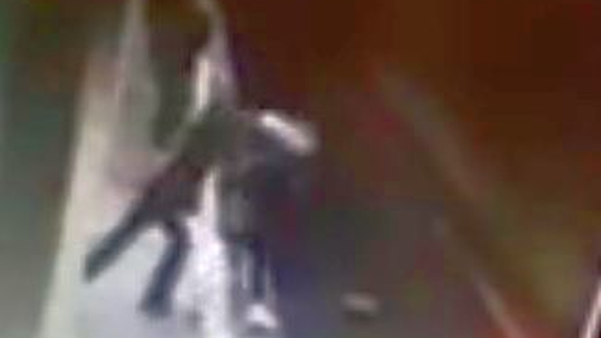 Tânăra care a scăpat din mâinile Magdalenei Şerban a mers la Poliţie, unde a fost pusă să aştepte 2 ore la uşă! Ce s-a întâmplat la secţie e strigător la cer