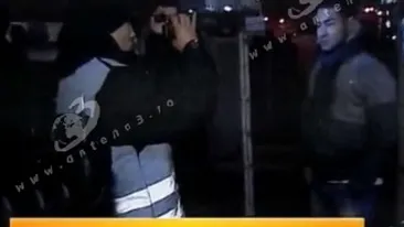 VIDEO Peste 50 de persoane care protestau in Piata Universitatii au fost duse la sectii de politie din Capitala