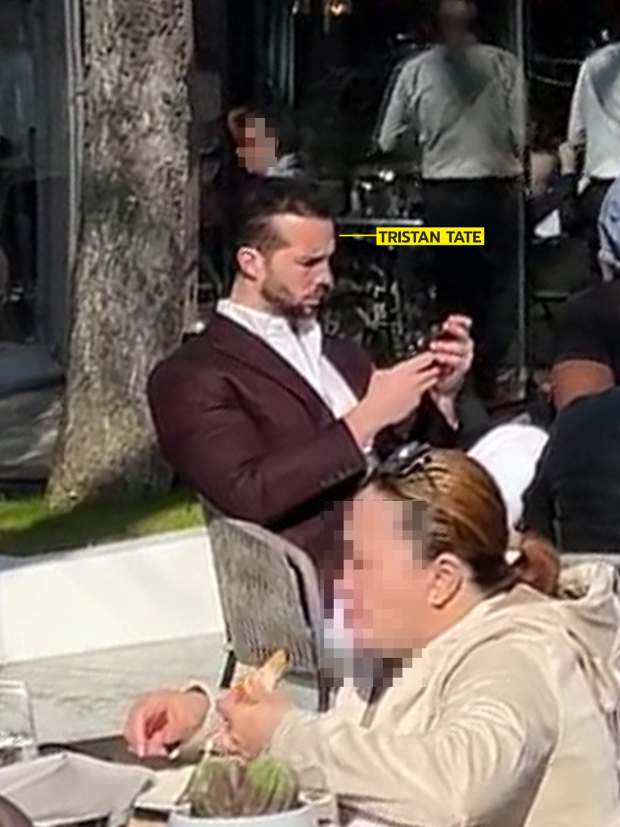 Tristan Tate a ieșit la un restaurant din Capitală