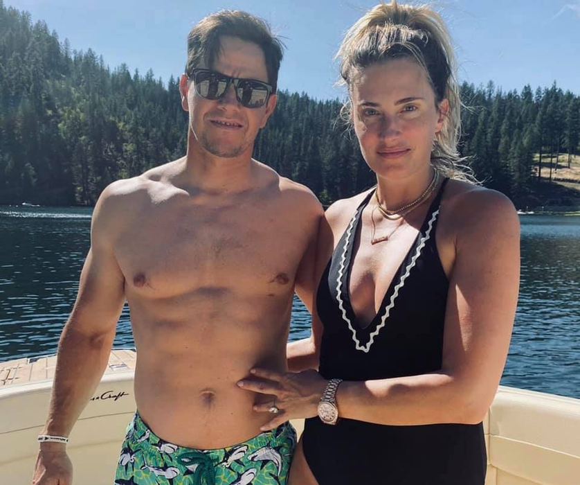 Mark Wahlberg și frații săi, în doliu: mama lor a murit la vârsta de 78 de ani. Tributuri impresionante în memoria regretatei vedete| VIDEO
