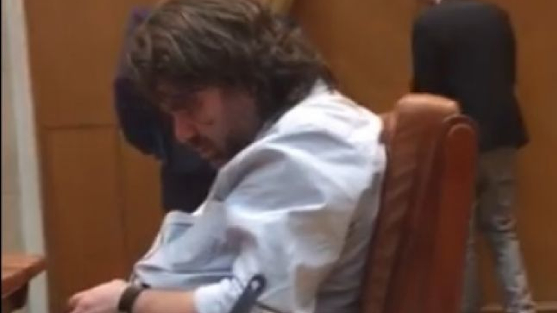 Senatorul MIHAI GOŢIU, cel care l-a întâmpinat pe KLAUS IOHANNIS la Parlament, şi-a dat singur amendă cu câteva ore înainte. Motivul…