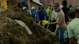 VIDEO 200 de oameni, ingropati de vii in Columbia din cauza alunecarilor de teren
